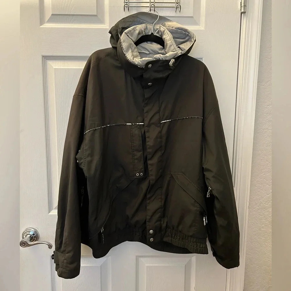 ! Vintage black Bogner Ski Jacket Size 44 100% Polyester